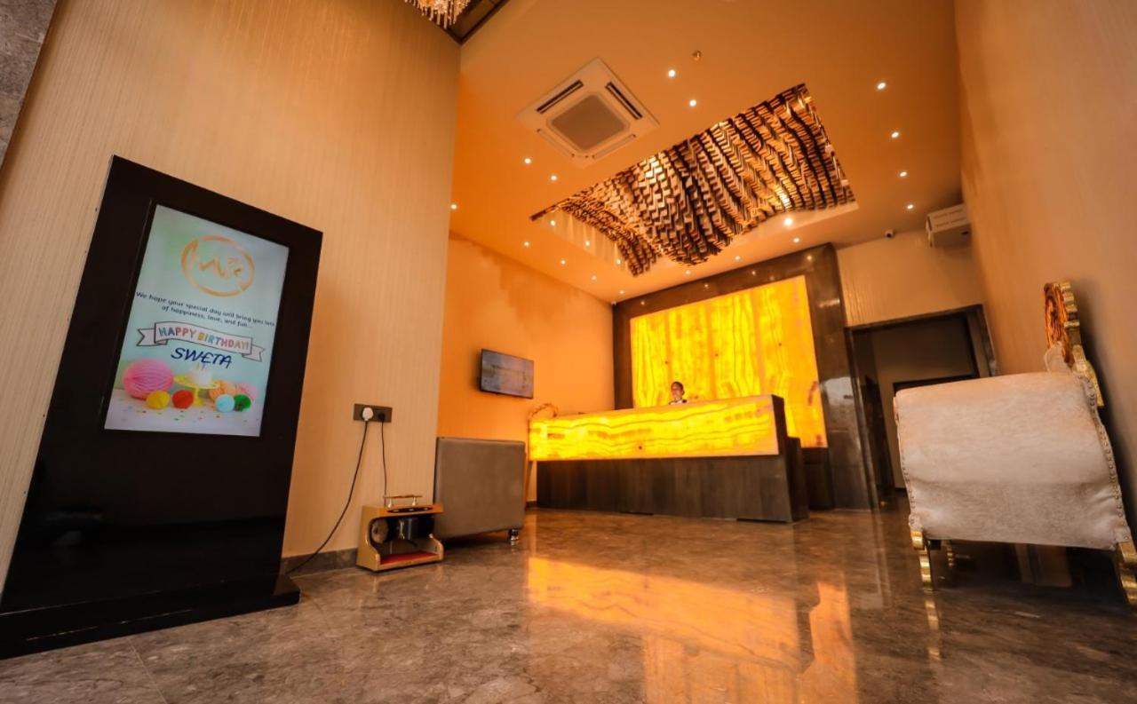 Hotel Mvr Grand Kánpur Exteriér fotografie